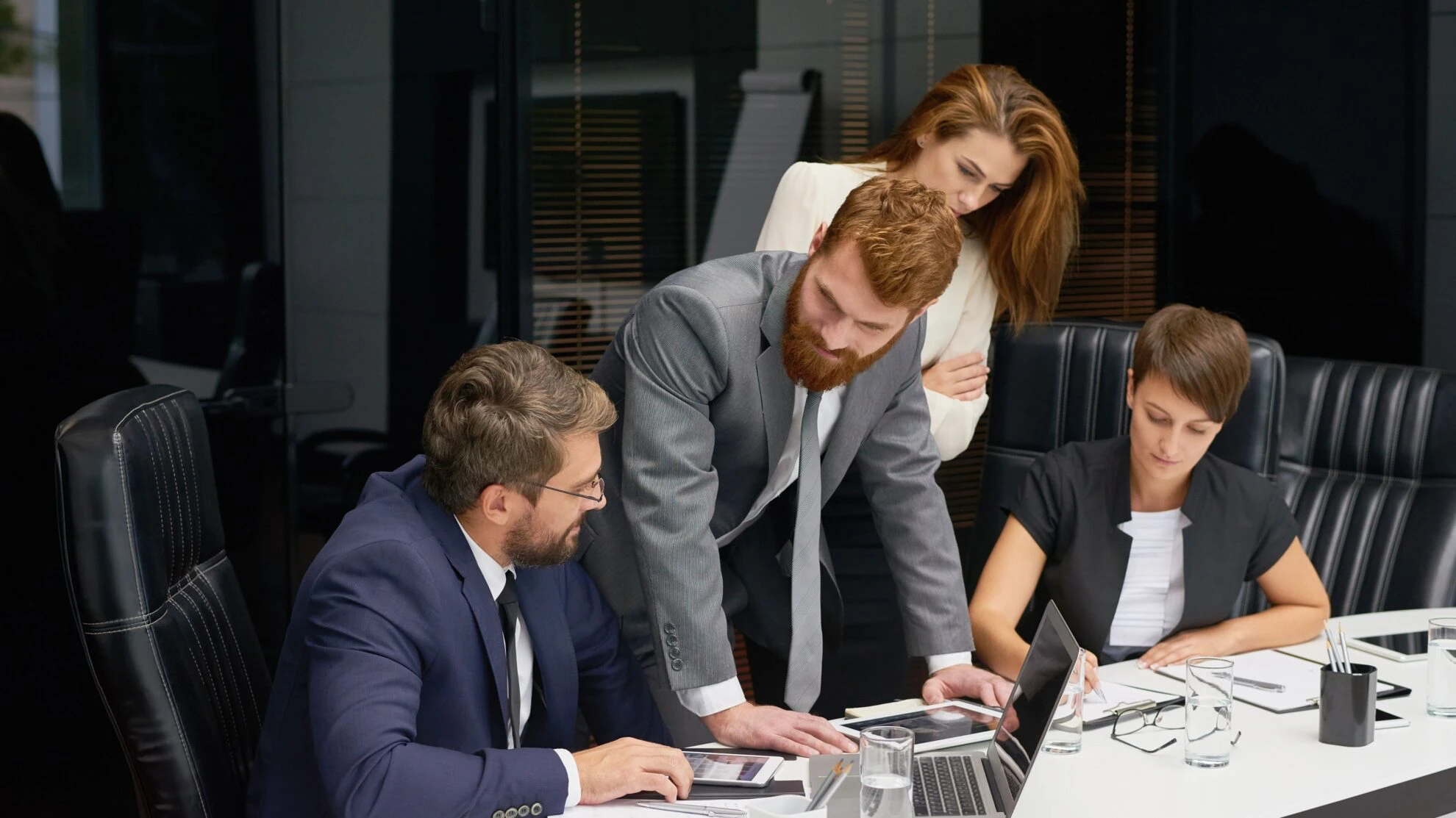 Team tauscht sich über Veränderungen im Unternehmen aus 